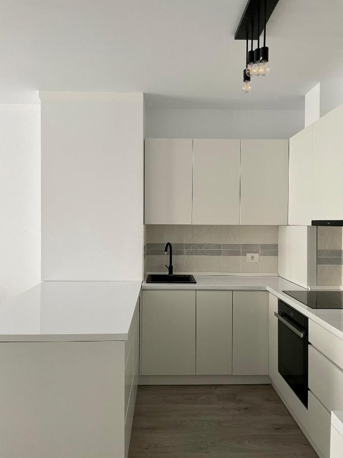 Cozy 1 Bedroom Apartment Oradea Exteriör bild